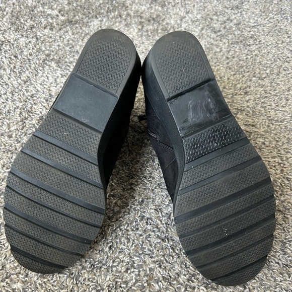 Torrid women’s faux fur wedge lace up boots size 11W - Picture 9 of 11